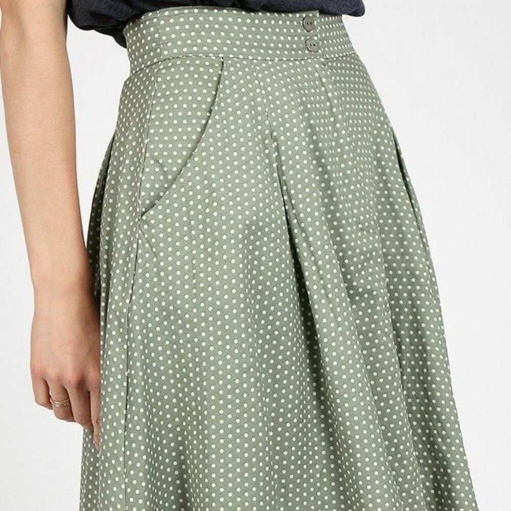 💚 Retro White & Green Pleated Skater Skirt – Size Small